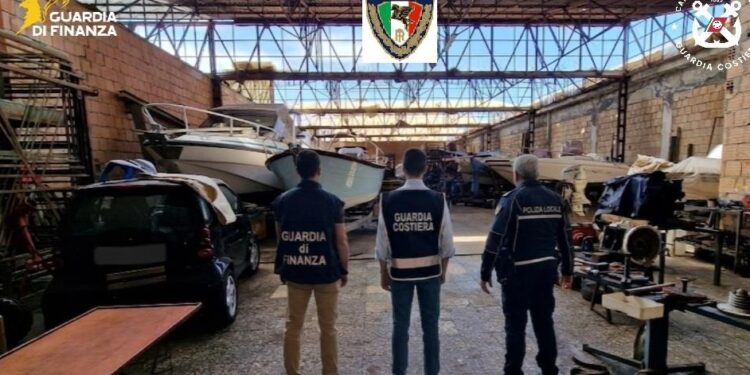 Il rimessaggio nautico e officina navale posto sotto sequestro
