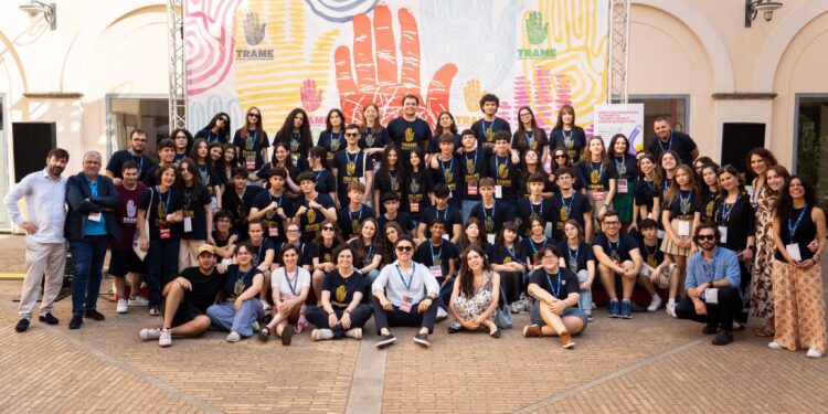 Volontari e staff trame15