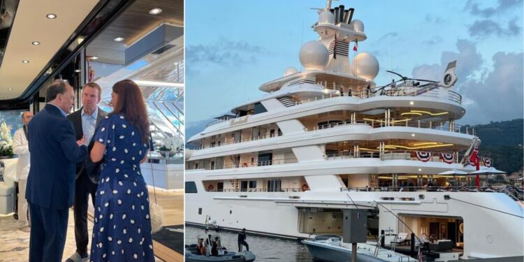 L'ambasciatore degli Stati Uniti in Italia, Tilman Fertitta (al centro)