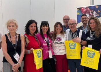 La delegazione della Regione Calabria, con al centro l'assessore Pasqualina Straface, all'ExpoAid 2026 di Rimini