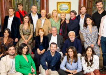 Il cast di "Un posto al sole", storica serie televisiva della Rai