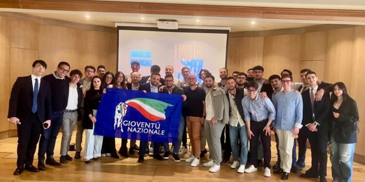 I ragazzi di Gioventù nazionale, movimento giovanile di Frattelli d'Italia a Vibo Valentia