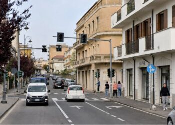 Il semaforo fuori uso in via Matteotti a Vibo Valentia