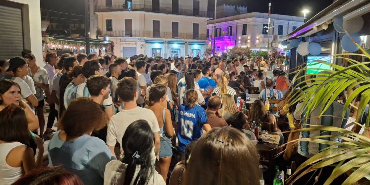 Tifosi argentini a Tropea