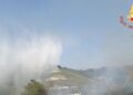 Vasto incendio a Piscopio, in azione canadair e Vigili del Fuoco per fermare le fiamme