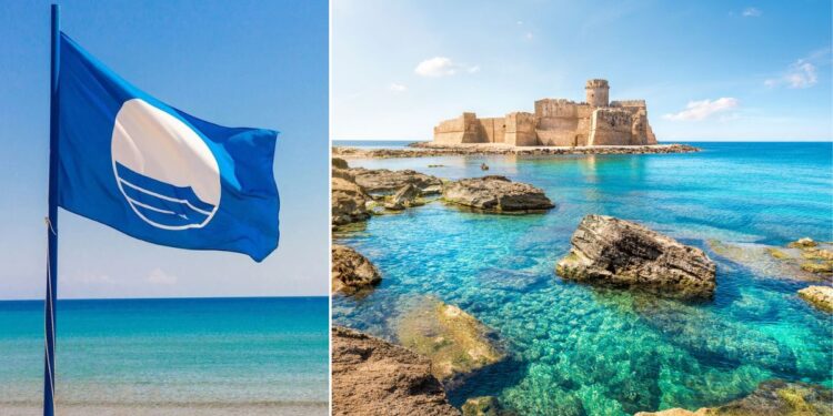 Le Castella a Crotone, in Calabria, premiata con la Bandiera Blu 2026
