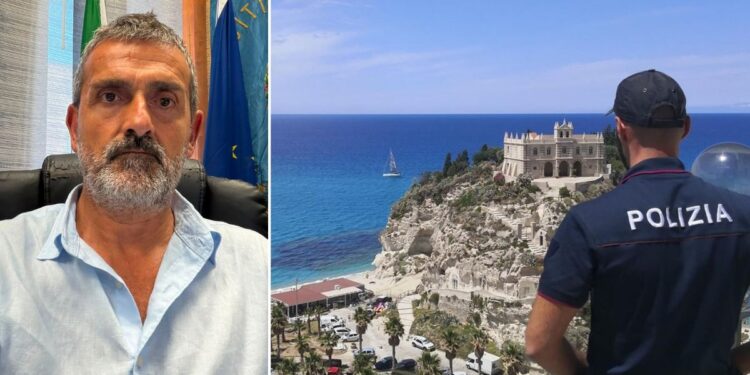 Giovanni Macrì, sindaco di Tropea, e un agente di polizia mentre guarda Santa Maria dell'Isola dall'affaccio