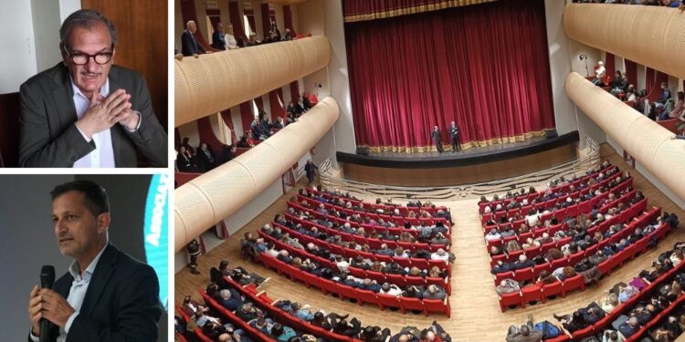 Il teatro comunale di Vibo Valentia, il sindaco Enzo Romeo e l'assessore Stefano Soriano