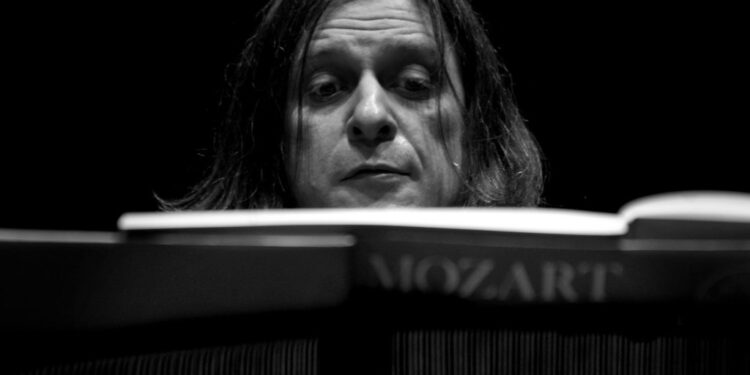 Il pianista Sandro Ivo Bartoli