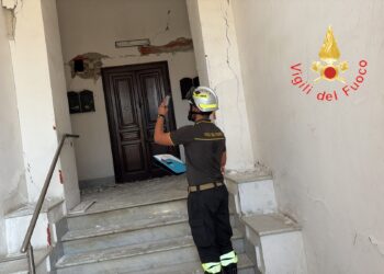 Terremoto a Napoli, dalla Calabria partono i moduli speciali dei Vigili del Fuoco