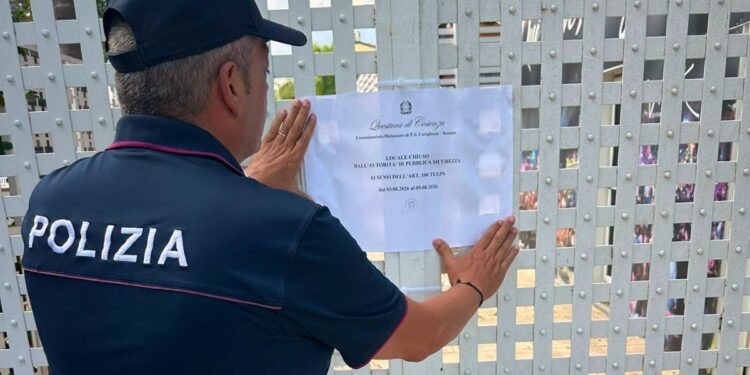La chiusura del locale della movida a Corigliano Rossano da parte della Polizia