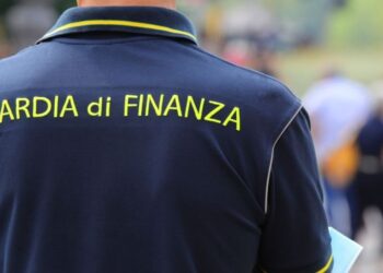 Un militare della Guardia di finanza