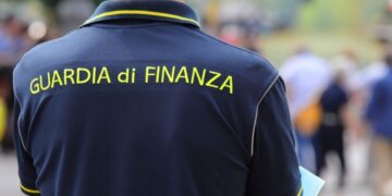Un militare della Guardia di finanza