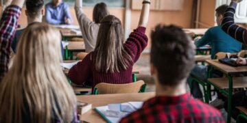 Gli studenti a scuola in classe
