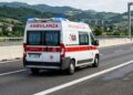 Un'ambulanza in autostrada
