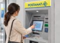 Un Atm Postamat, un bancomat di Poste italiane
