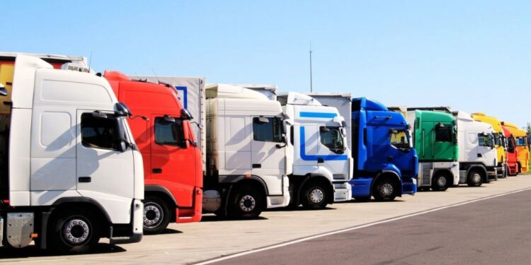Tir fermi in segno di protesta per i rincari degli autotrasporti