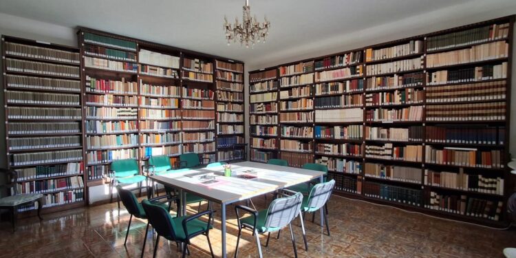 Biblioteca “Antonio Arena”
