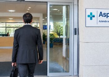 Un manager entra in una Asp