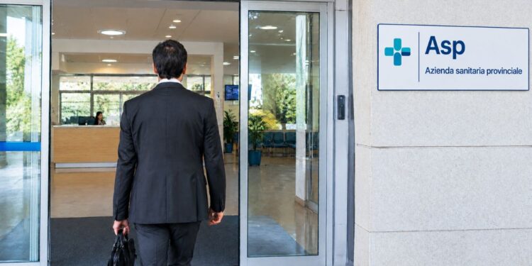 Un manager entra in una Asp