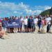 I volontari impegnati nell'iniziativa di Plastic Free a Palmi
