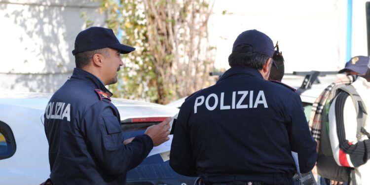Agenti della Polizia in servizio