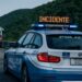 La Polizia Stradale e un'ambulanza sul luogo di un incidente