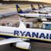 Alcuni aerei di Ryanair sulla pista