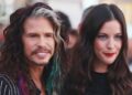 Steven Tyler, frontman degli Aerosmith, insieme alla figlia Liv Tyler, popolare attrice