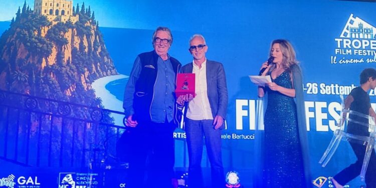 Il regista Neri Parenti premiato al Tropea Film Festival