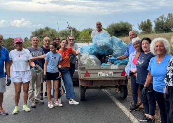 I volontari impegnati nella giornata ecologica a Zaccanopoli
