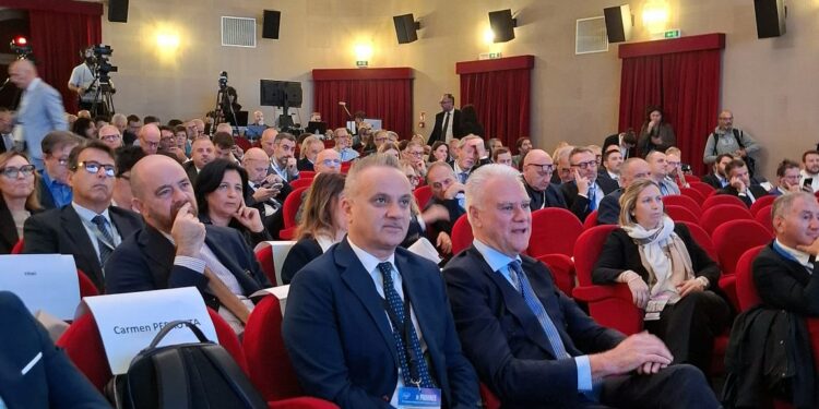 Assemblea UPI. Il presidente Barbalace con il ministro Zangrillo