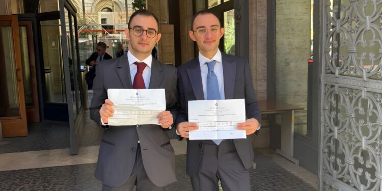Angelo e Domenico Patera, gemelli di Varapodio, in provincia di Reggio Calabria, sono diventati magistrati nello stesso giorno