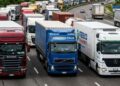 Autotrasporti, camion fermi in strada