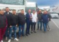 Il presidente Franco Barbalace con gli autotrasportatori al presidio di protesta