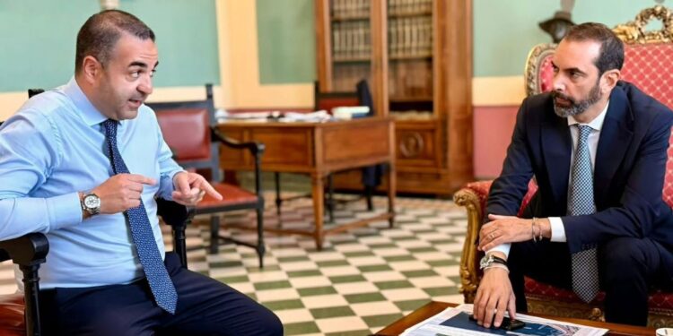 Da sinistra: il sindaco di Reggio Calabria, Francesco Cannizzaro, e il sindaco di Messina, Federico Basile