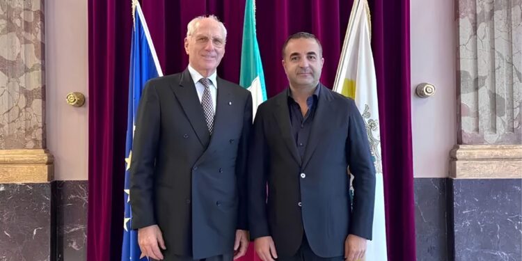 Il sindaco di Reggio Calabria, Francesco Cannizzaro, e l'amministratore delegato della società Ponte sullo Stretto di Messina, Pietro Ciucci