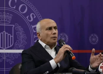 caruso-foto-ansa