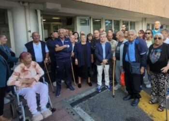 I pazienti dializzati di fronte al Gom di Reggio Calabria