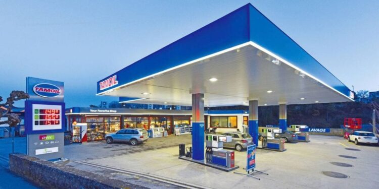 Un distributore di benzina Tamoil