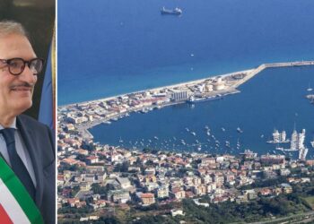 Il sindaco Enzo Romeo e una panoramica di Vibo Marina