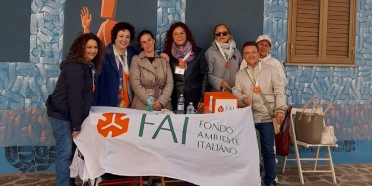 La delegazione Fai di Vibo Valentia durante le Giornate Fai d'Autunno a Brognaturo