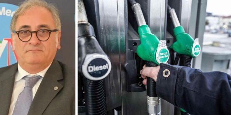 Santo Gagliardi (IdM) e un distributore di carburanti