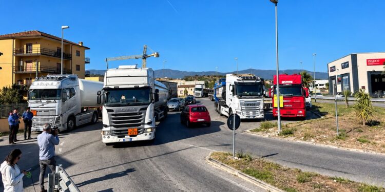 La protesta degli autotrasportatori in Calabria
