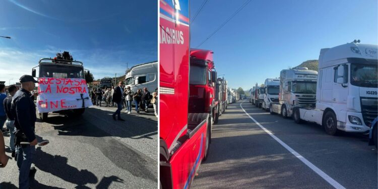 La protesta degli autotrasportatori allo svincolo A2 di Sant'Onofrio, Vibo Valentia