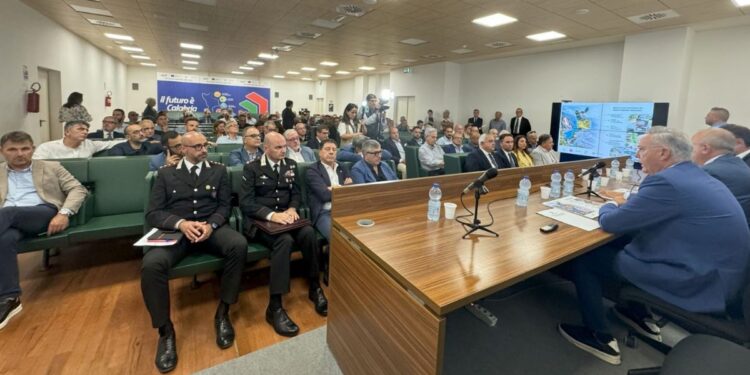 La presentazione del piano per arginare i rischi del maltempo in Calabria