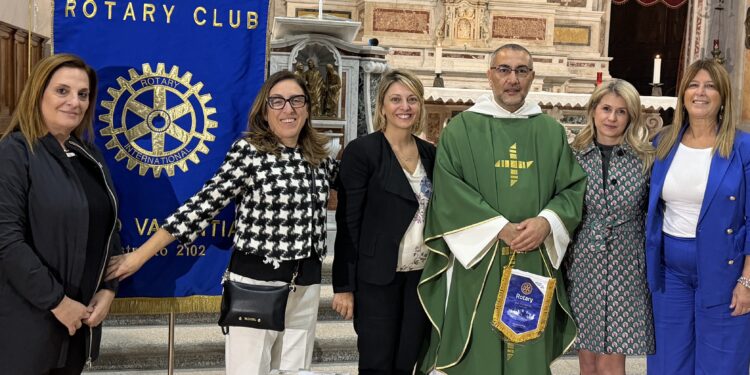 Il Rotary Club Vibo Valentia dona 14 fari per l’Antica Basilica di San Domenico a Soriano Calabro