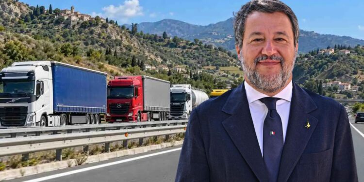 Il ministro Matteo Salvini e gli autotrasportatori incolonnati