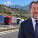 Il ministro Matteo Salvini e gli autotrasportatori incolonnati