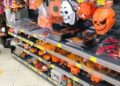 Alcuni articoli di Halloween sequestrati dalla Guardia di finanza nel Cosentino